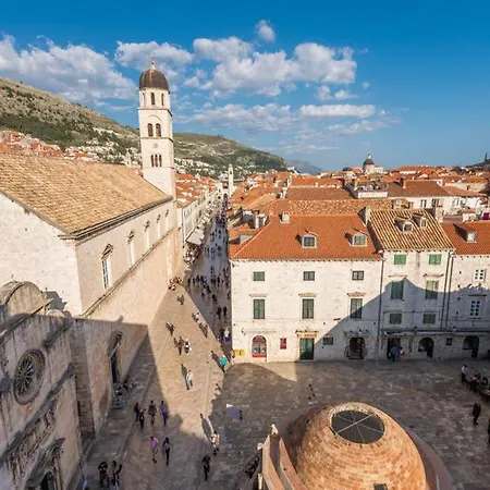 The Saint Blaise Swanky Heritage Lejlighed